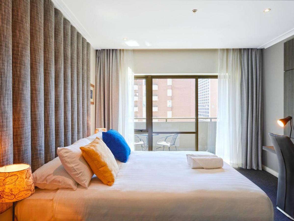Metropolis Queen With Indoor Pool Balcony * Melbourne